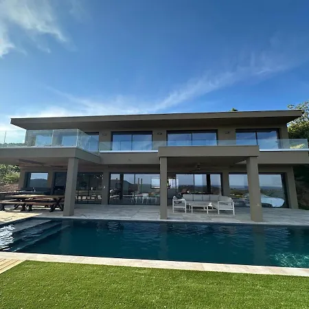 With Air Conditioning, Sea View, Pool, Jacuzzi, Sauna, 5 Bedrooms 5 Bathrooms *