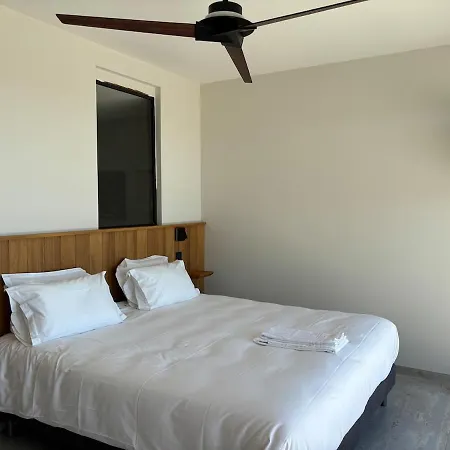 With Air Conditioning, Sea View, Pool, Jacuzzi, Sauna, 5 Bedrooms 5 Bathrooms *